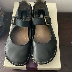 Women’s Mary Jane Leather Shoe
